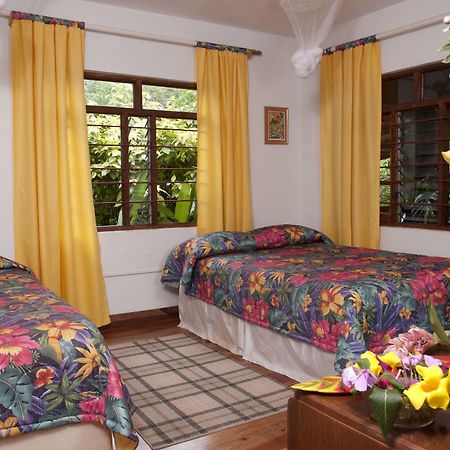 Forres Park Hotel Kingston Buitenkant foto